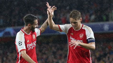 Arsenal 4 .